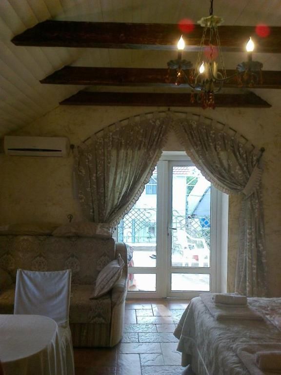 Мини-отель Farneliya club-hotel Черноморск-69