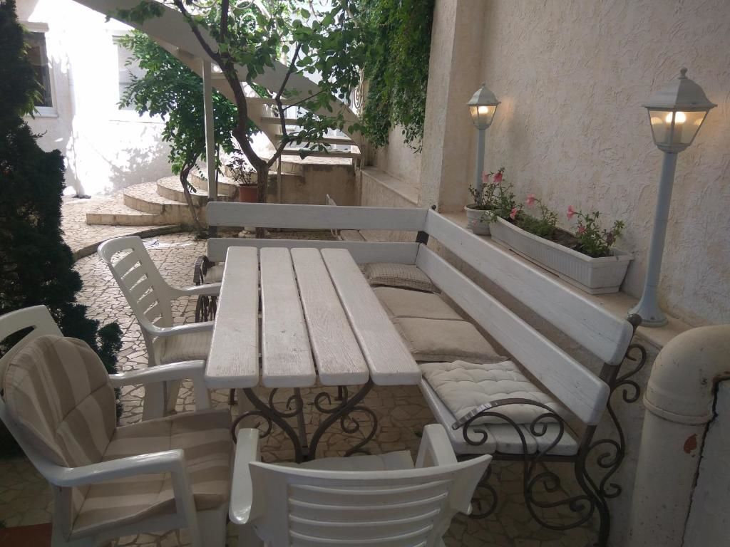 Мини-отель Farneliya club-hotel Черноморск-97
